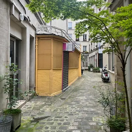 Cosy In The Marais District
