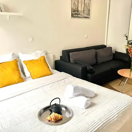 Urban Appartment In The Marais Appartement