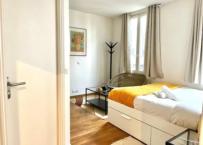 Cosy In The Marais District