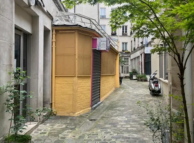 Cosy In The Marais District